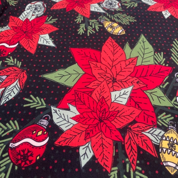 LulaRoe Classic T Top (L) - Picture 4 of 6